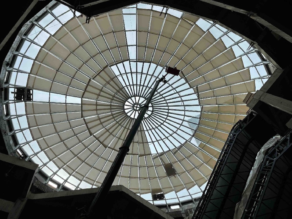 內蒙古赤峰 《維多利摩爾城》 采光頂工程