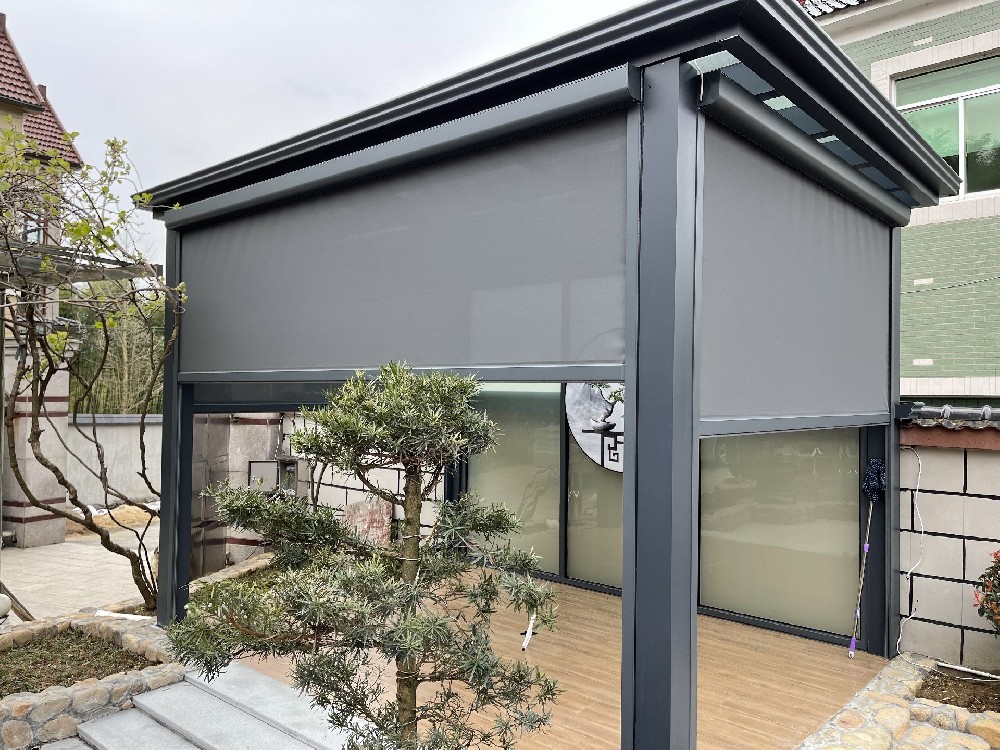 [防風卷簾·案例分享]電動防風防雨卷簾配鋁合金涼亭，您的室外第三空間！