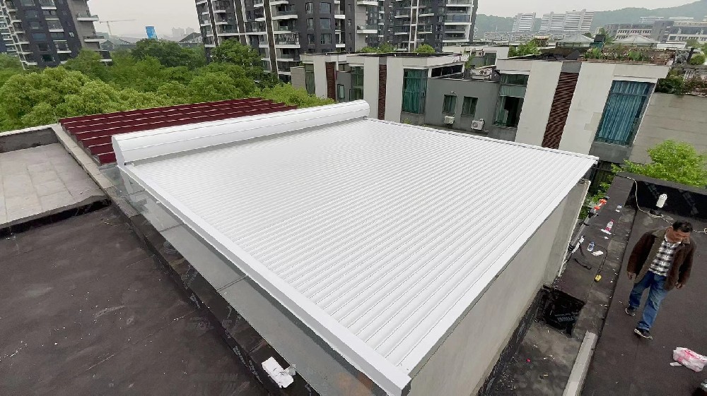 [鋁合金天幕·案例分享] 杭州別墅采光頂遮陽-鋁合金天幕+電動防風卷簾